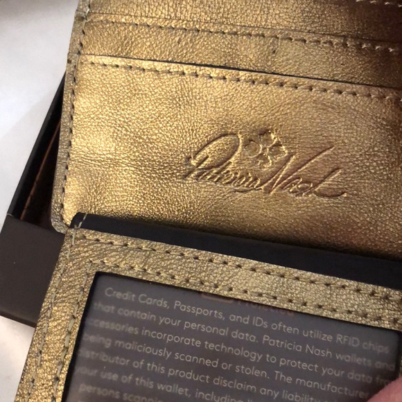Patricia Nash Cassis Distressed Vintage Leather Card Case Antique Gold NWT & Box - Picture 8 of 16